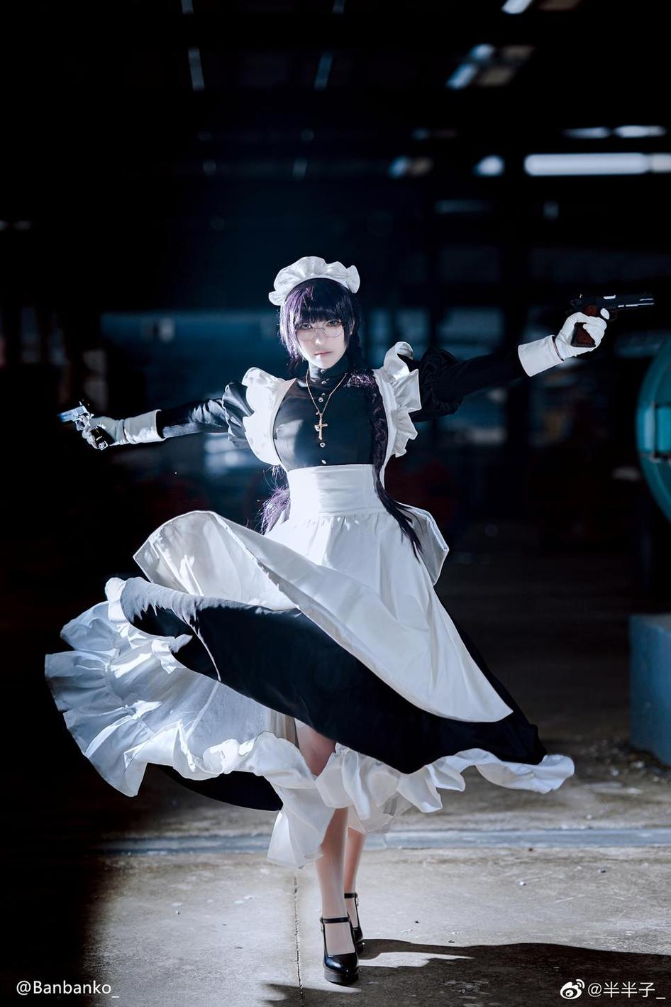 半半子cosplay图集：融合华丽与酷性，向你展示不一样的cosplay魅力。
