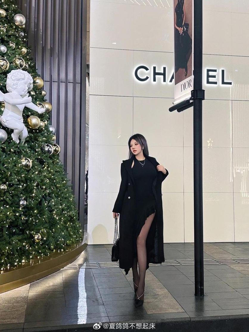 夏鸽鸽不想起床路人图cos：转身之间，我变成了另一个自己