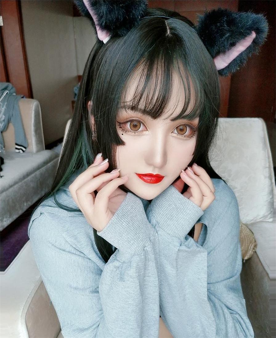 夏鸽鸽微博：原图分享，给你看不一样的cosplay创作过程。