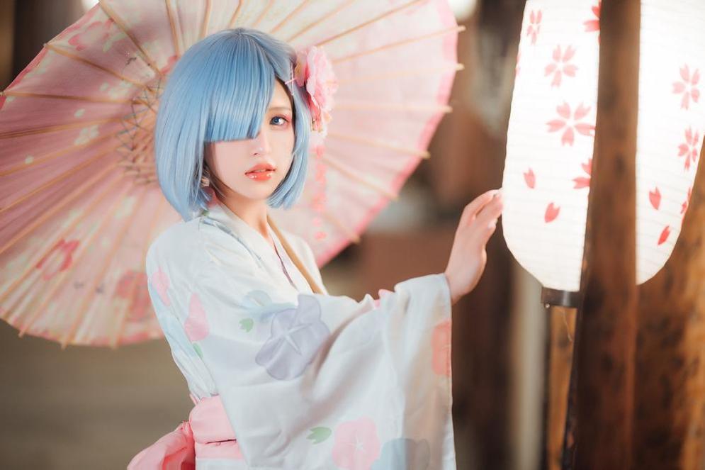 美少女晕崽工地cosplay更新，追踪coser的最新动态。