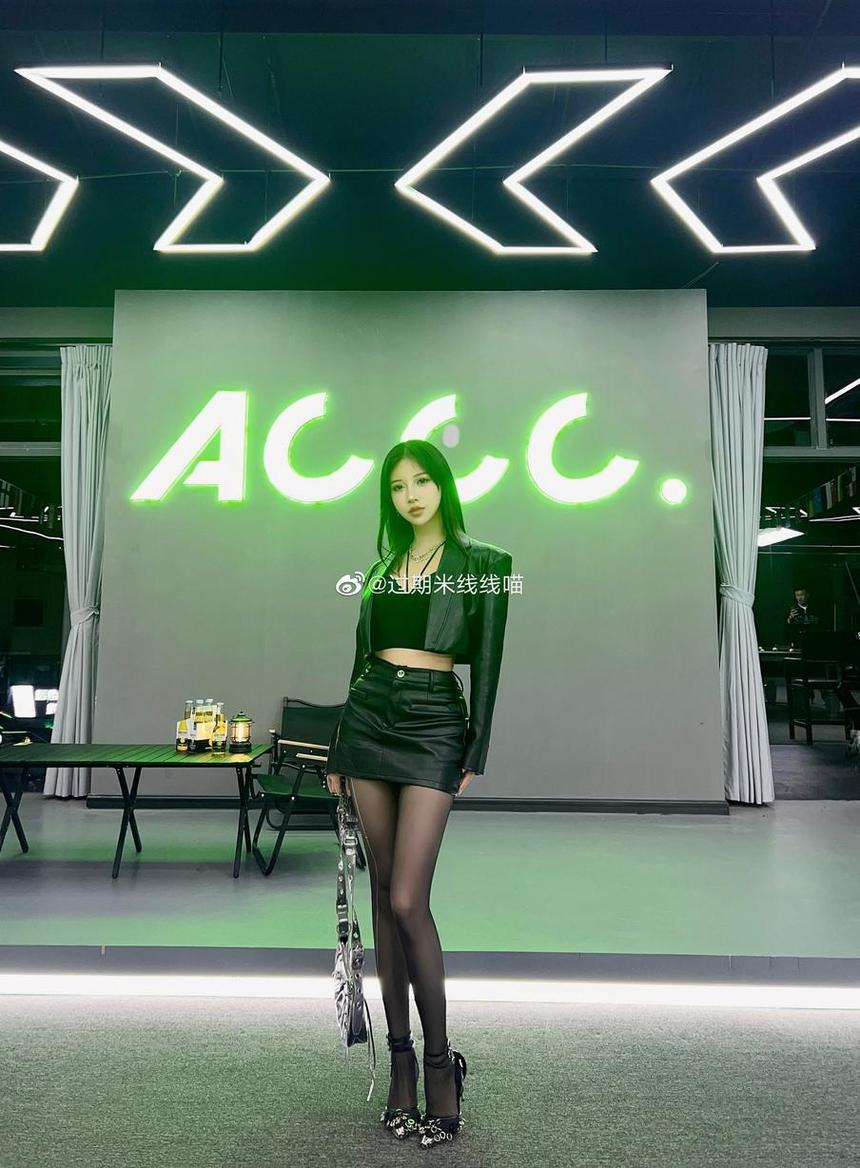 过期米线线喵全套美图库，全新照片大礼包奉上