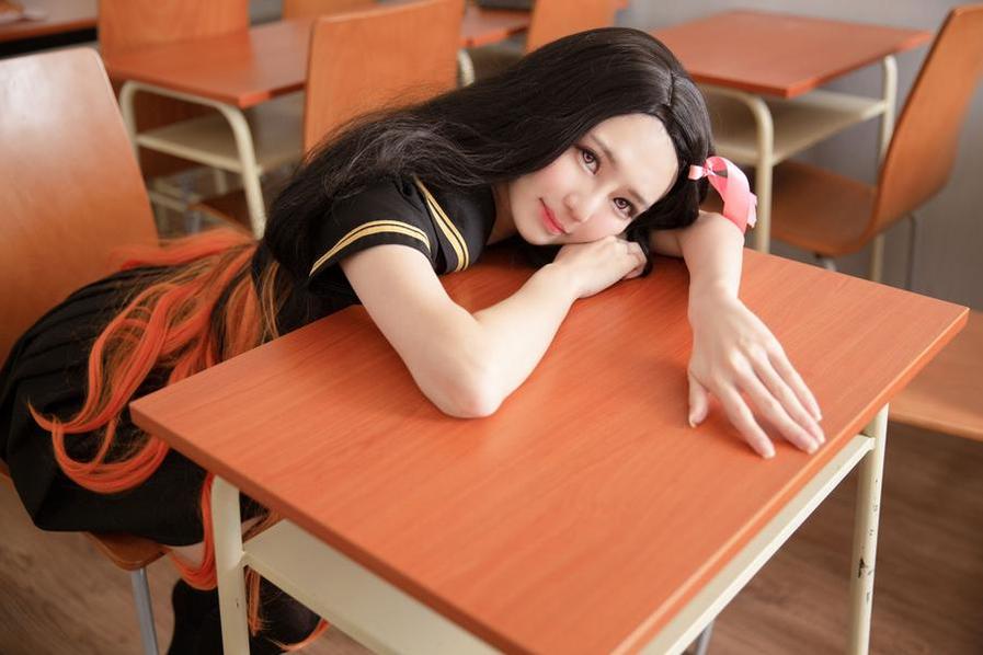 Sally Dorasnow原神刻晴，花间流乐舞动时。