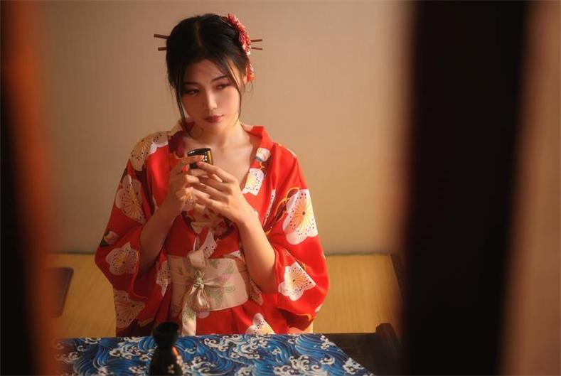 一米八的大梨子简介，独家摄影图包分享
