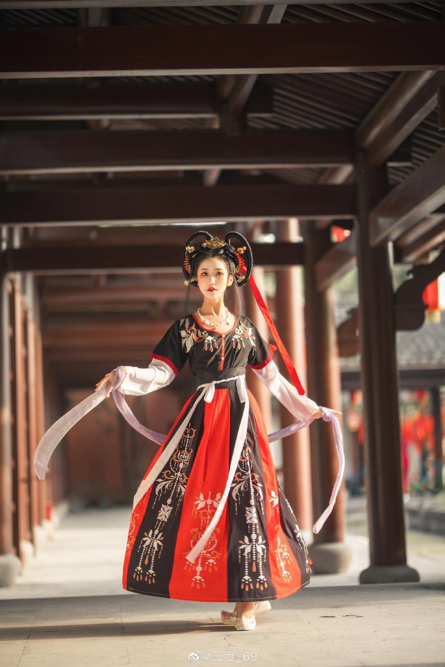 三度_69精选照片cos女神登场，欣赏照片美如画。