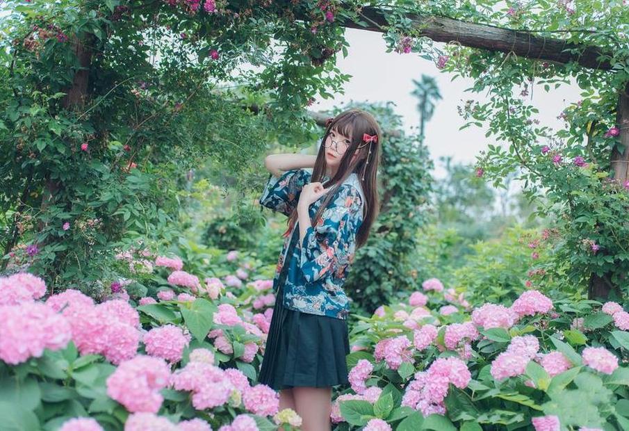 五更百鬼旗袍扮演者的cos：请感受大师级cosplayer的技能。