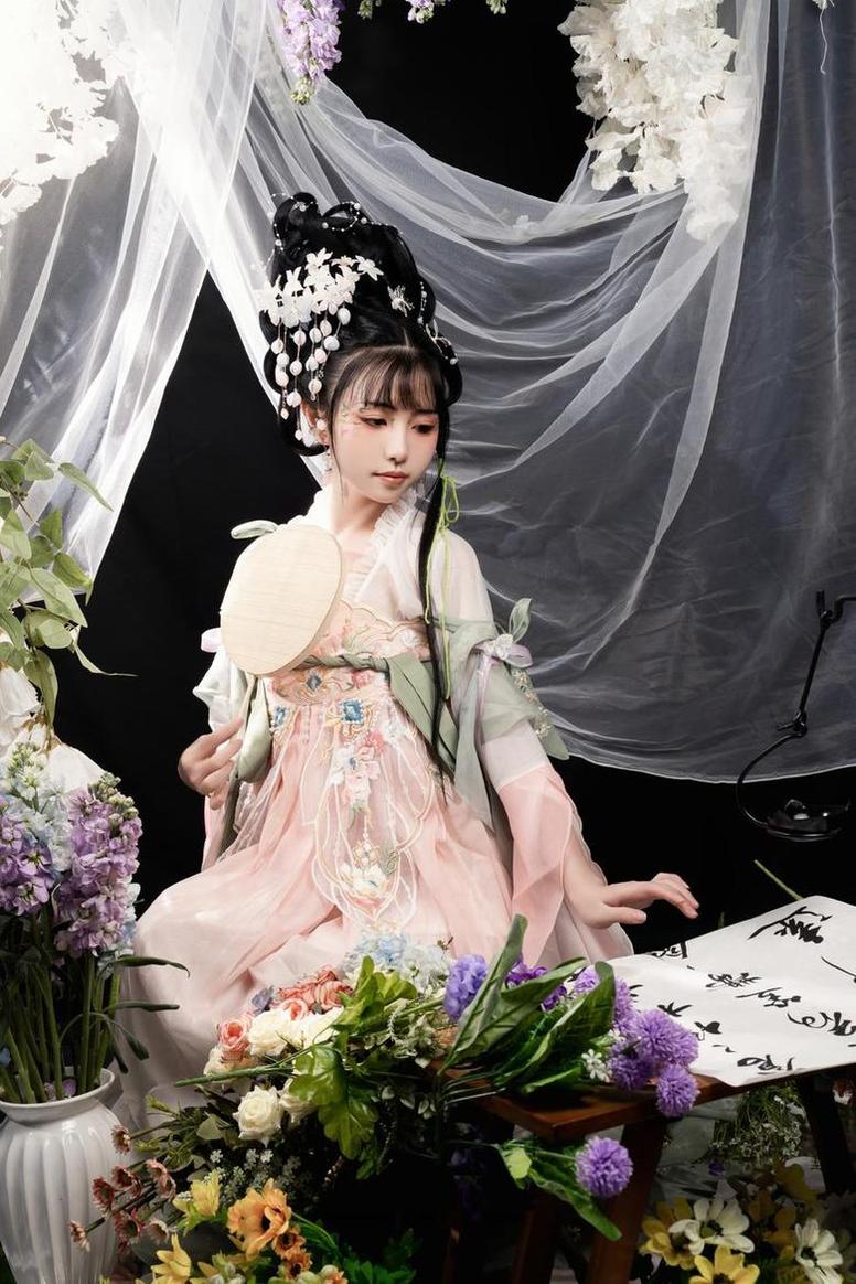 摄影大师级别拍摄，暴躁少女喵小吉高清下载原图点燃热情。