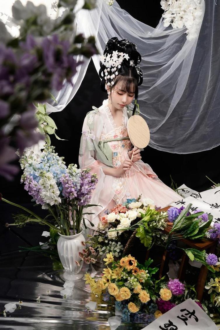 cos精选：喵小吉尾巴为你呈现经典cosplay，挑战你的眼界