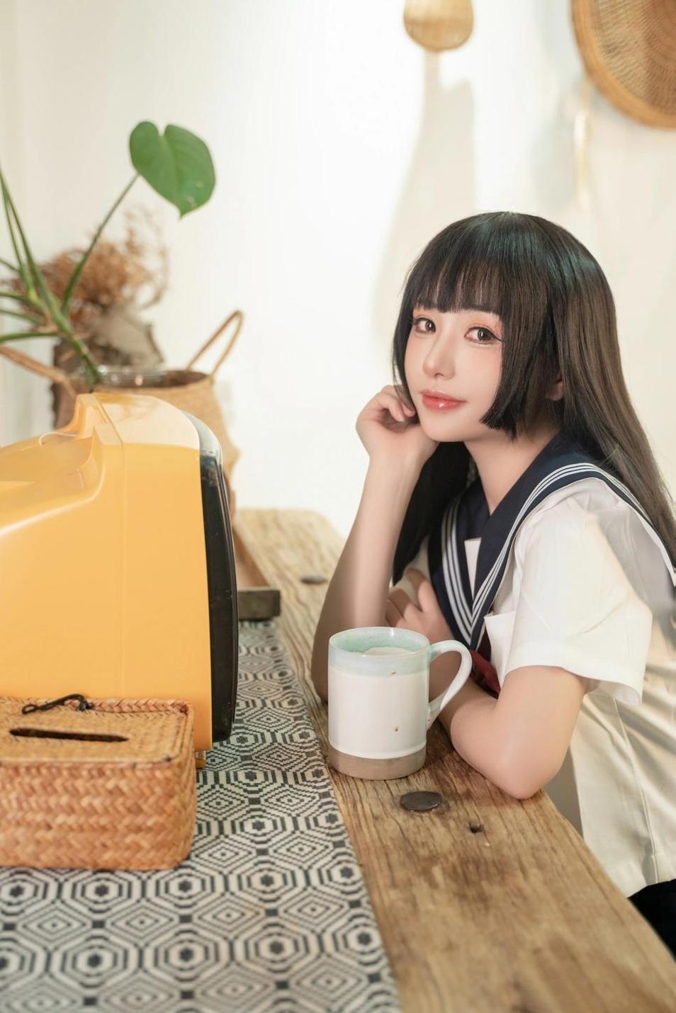 最近在找照片的人们不用着急了，wallpaper喵小吉胡桃的原图来啦