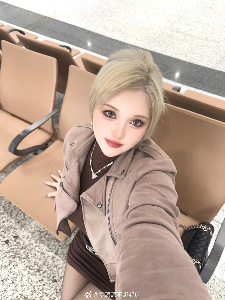 夏鸽鸽不想起床透明jk的cosplay集，绝对是你所需的清新诱惑