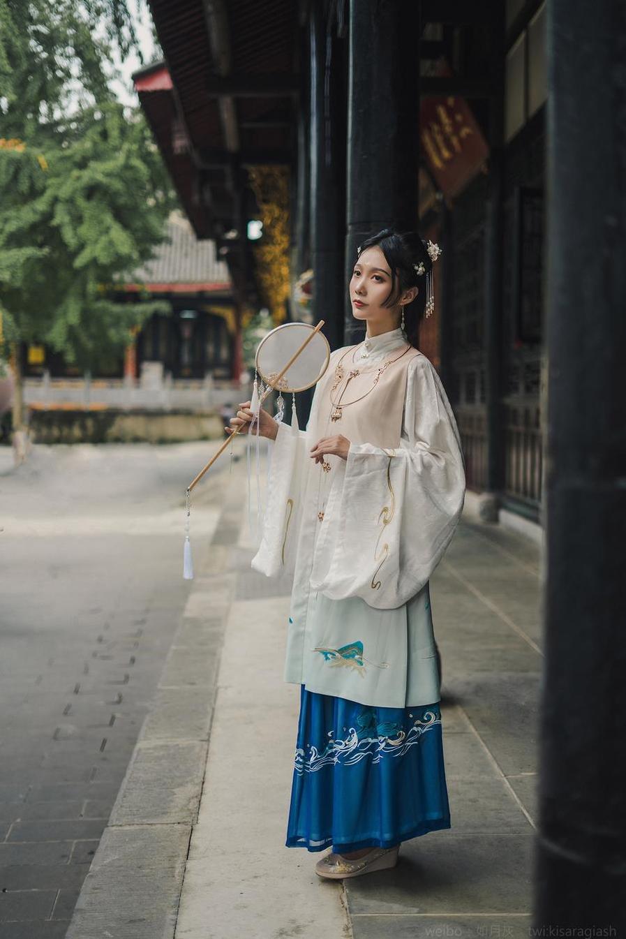 如月灰使命召唤：美图展览全方位