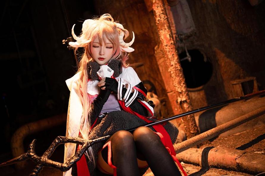 星之迟迟早期美图赏析，华丽的cosplay作品，栩栩如生。