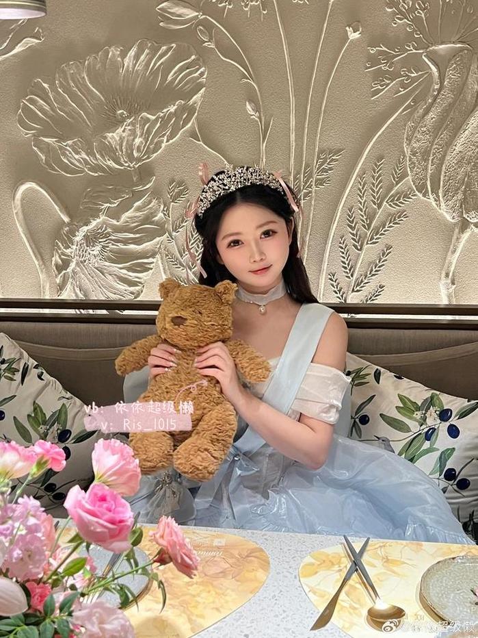 是依酱呀小蓝鸟套图大放送