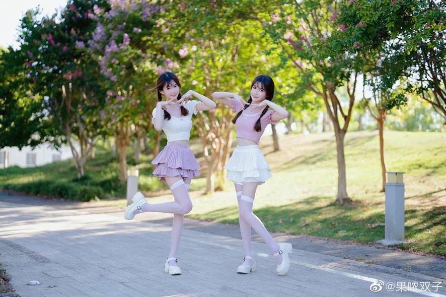 绝美果哝双子百度百科美图震撼来袭，超越你的想象