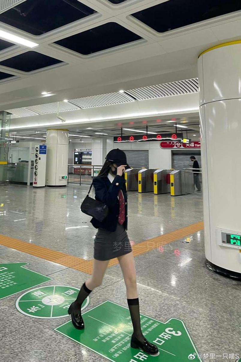 梦里一只喵乐摄网：打包图包，送给粉丝。