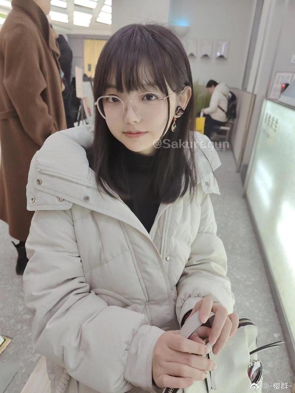 樱群碧蓝航线cos：纯真美少女的海底探险之旅