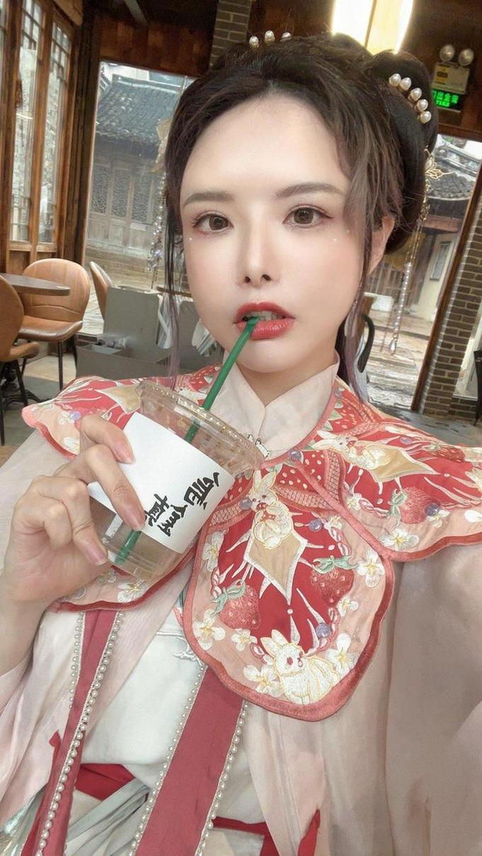 定制大胆要求吧！秋和柯基帝国通讯馆图片唯美图集火热预定