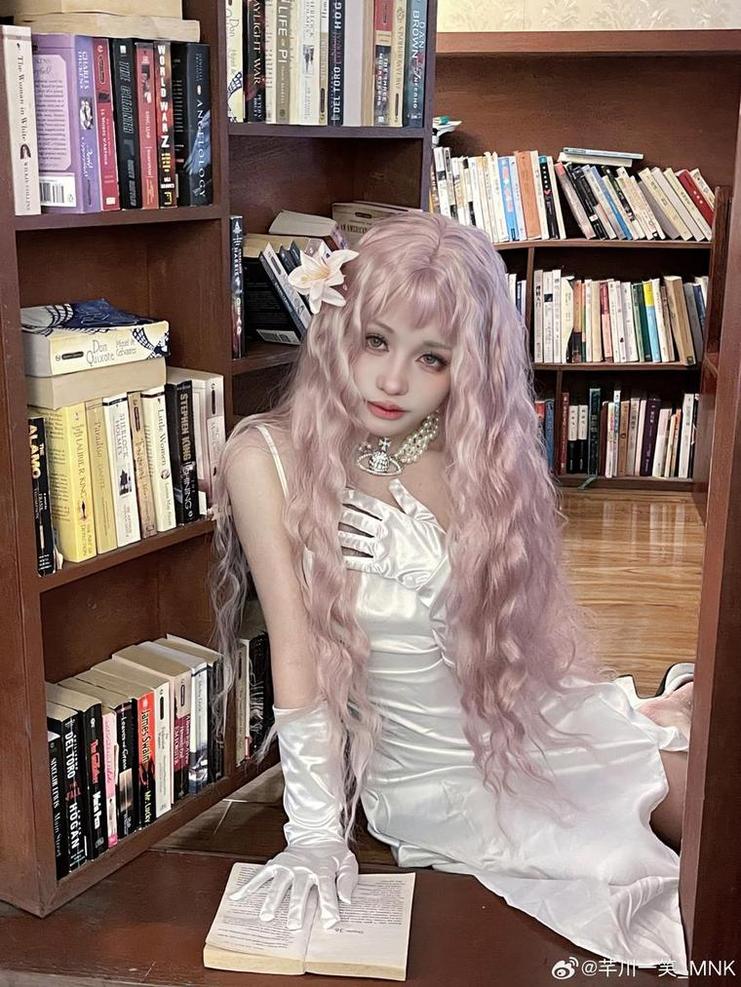 女神芊川一笑的cos图包，让你瞬间变身二次元