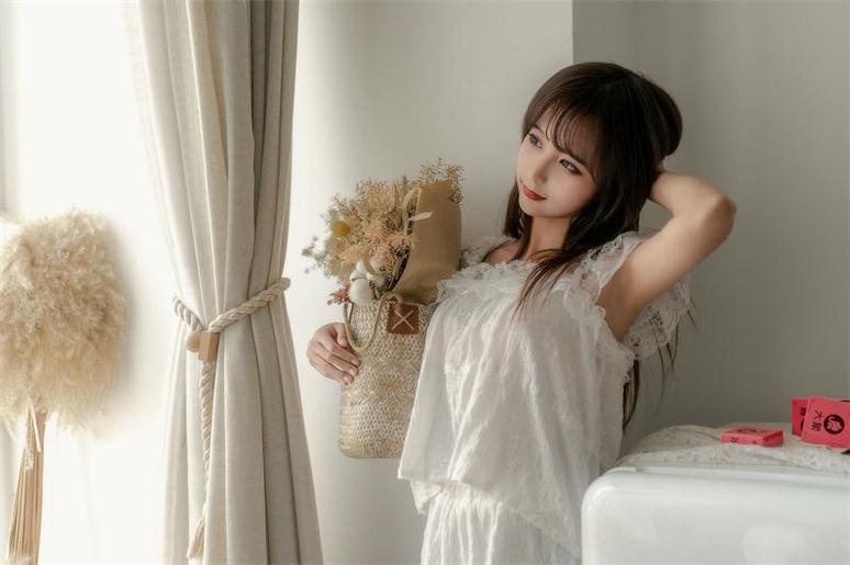 独家原创：cosplay出彩的蠢沫沫黄豆粉酮体的秘密