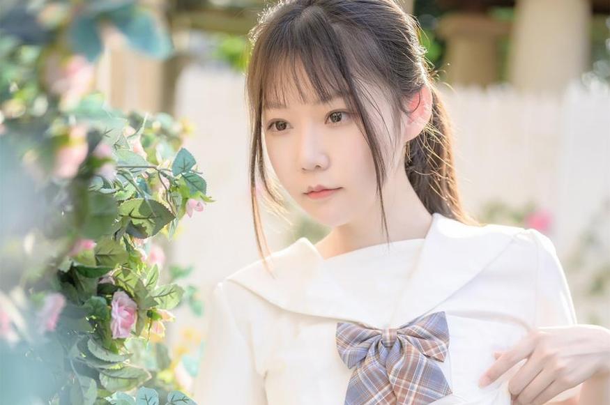 原图欣赏「香草喵露露jk校服」，享受细节之美。