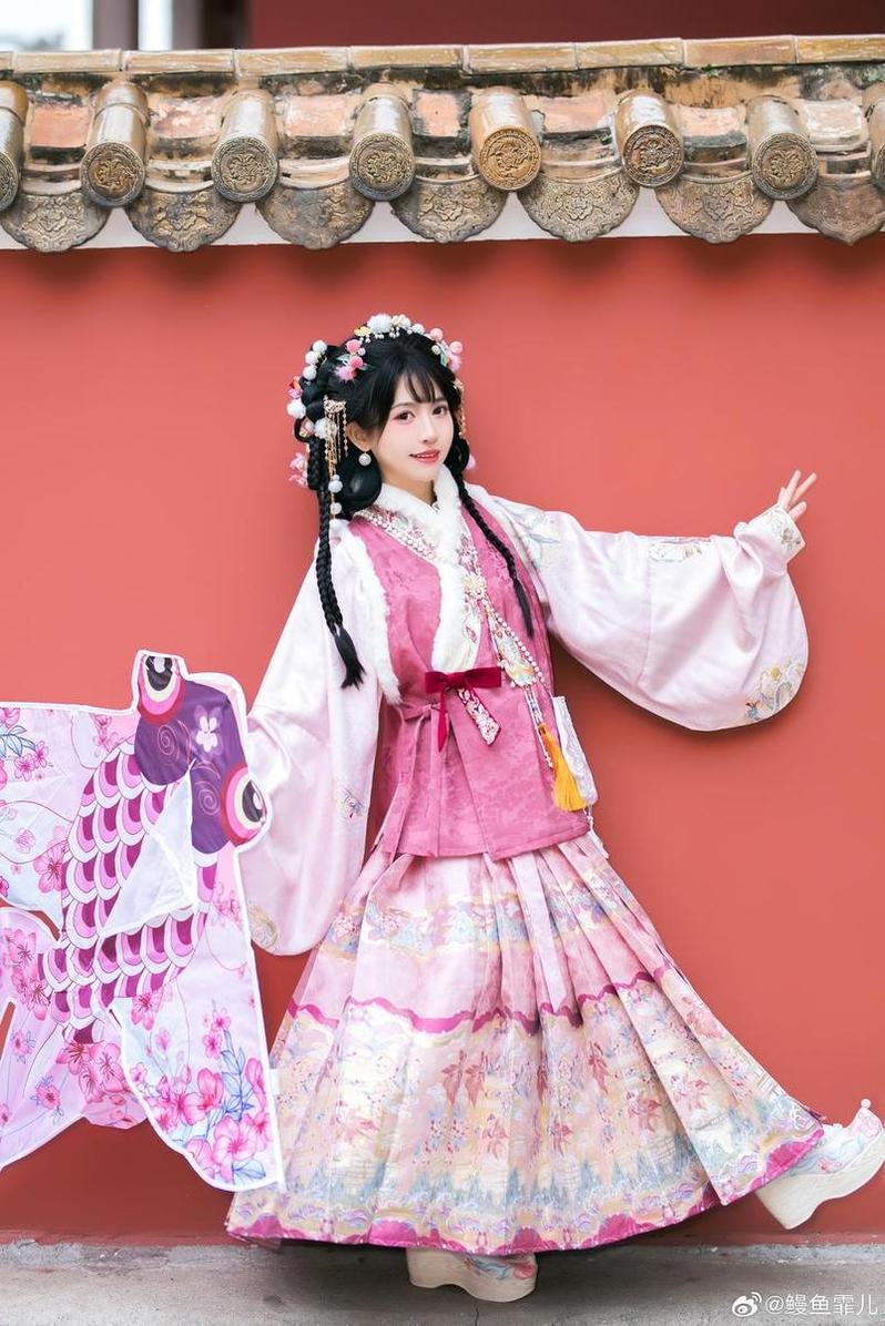 鳗鱼霏儿cos反转折纸，美轮美奂，定制你的专属唯美风格